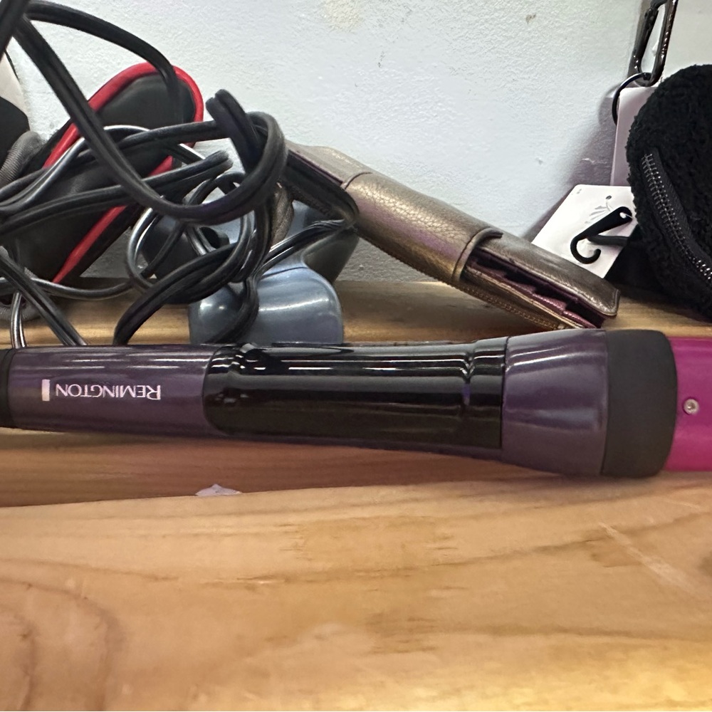 Remington Black and Pink Hair Curling Wand with curved barrel